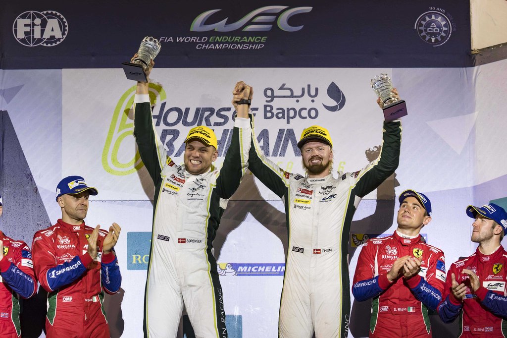 To rævestolte danskere, Marco L. Sørensen og Nicki Thiim, fejrede finalesejren i Bahrain og VM-titlen i GTE Pro-klassen
(Foto: Drew Gibson / Aston Martin Racing)